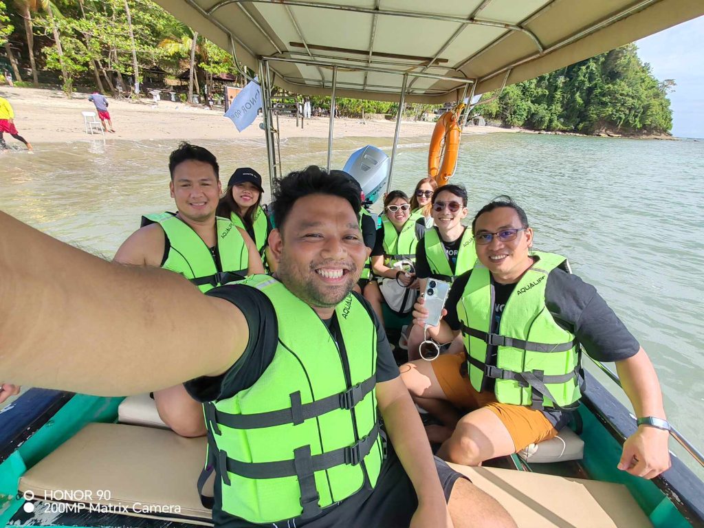Groufie shot - Honor 90 5G