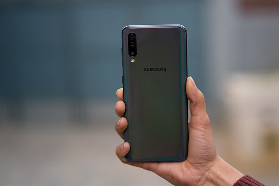 Samsung Galaxy A50 best mobile phones under 30000 nepal