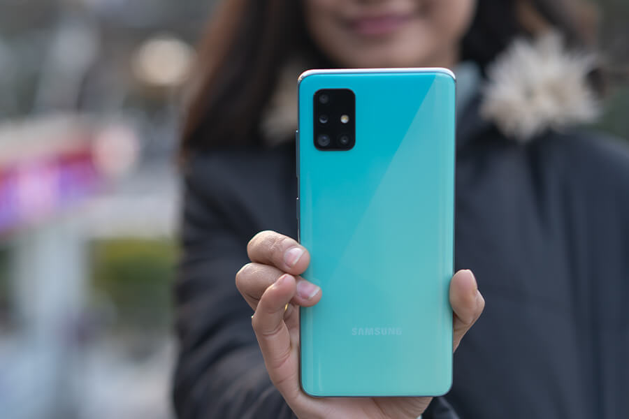 Samsung Galaxy A51 design in Blue