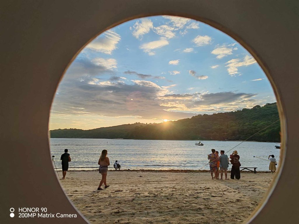 Sunset shot from a hole - Honor 90 5G