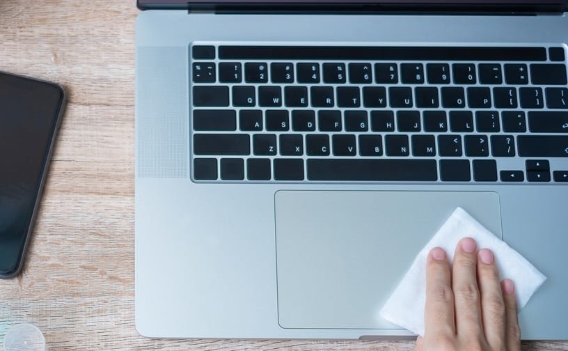 removing deep scratches from aluminum laptop with scratch remover